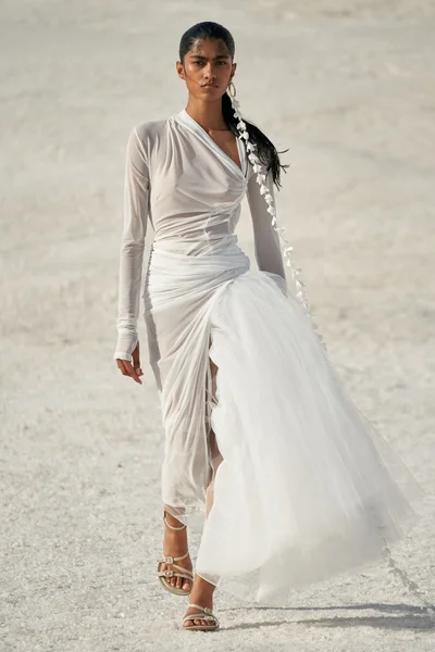 Look 3